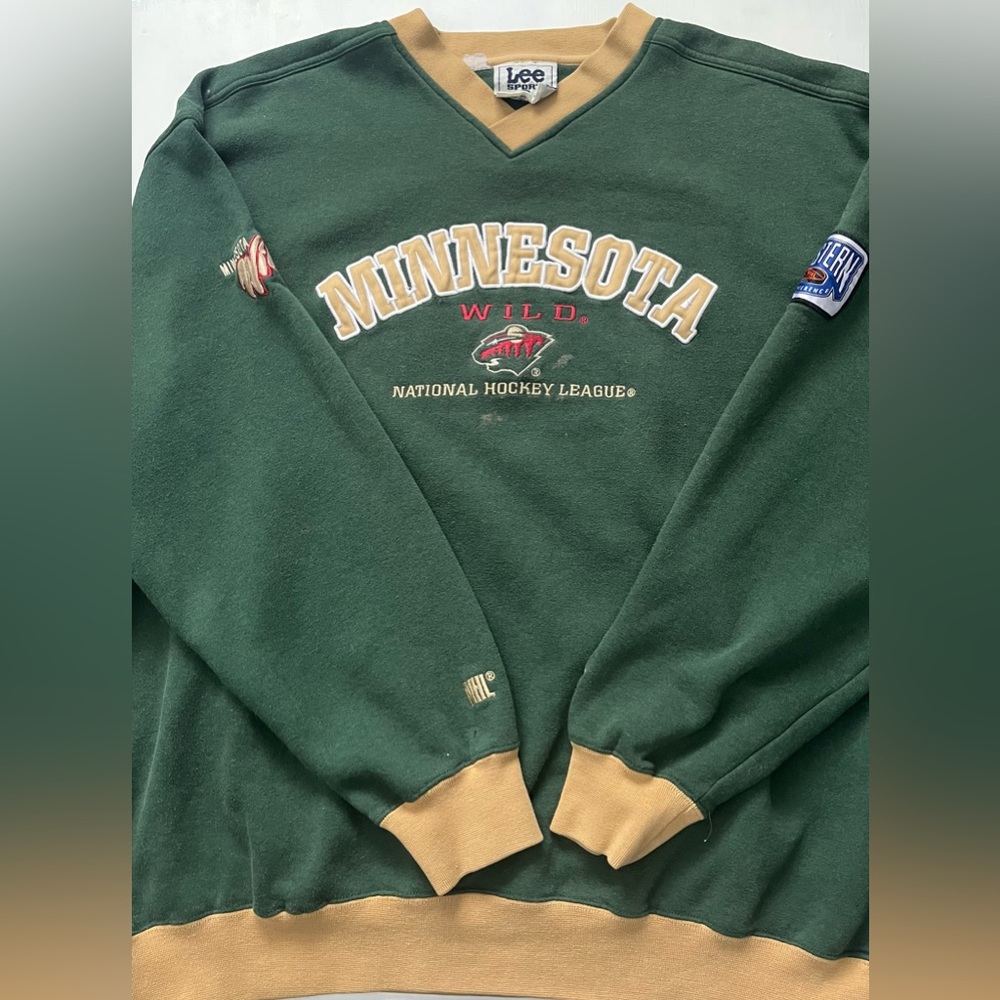 Lee Minnesota Wild Green & Tan Crewneck Sweatshirt